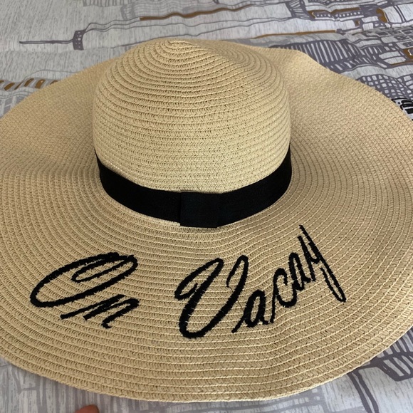 Floppy women’s beach hat - Picture 3 of 5